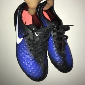 Nike soccer cleats in good condition barely used.